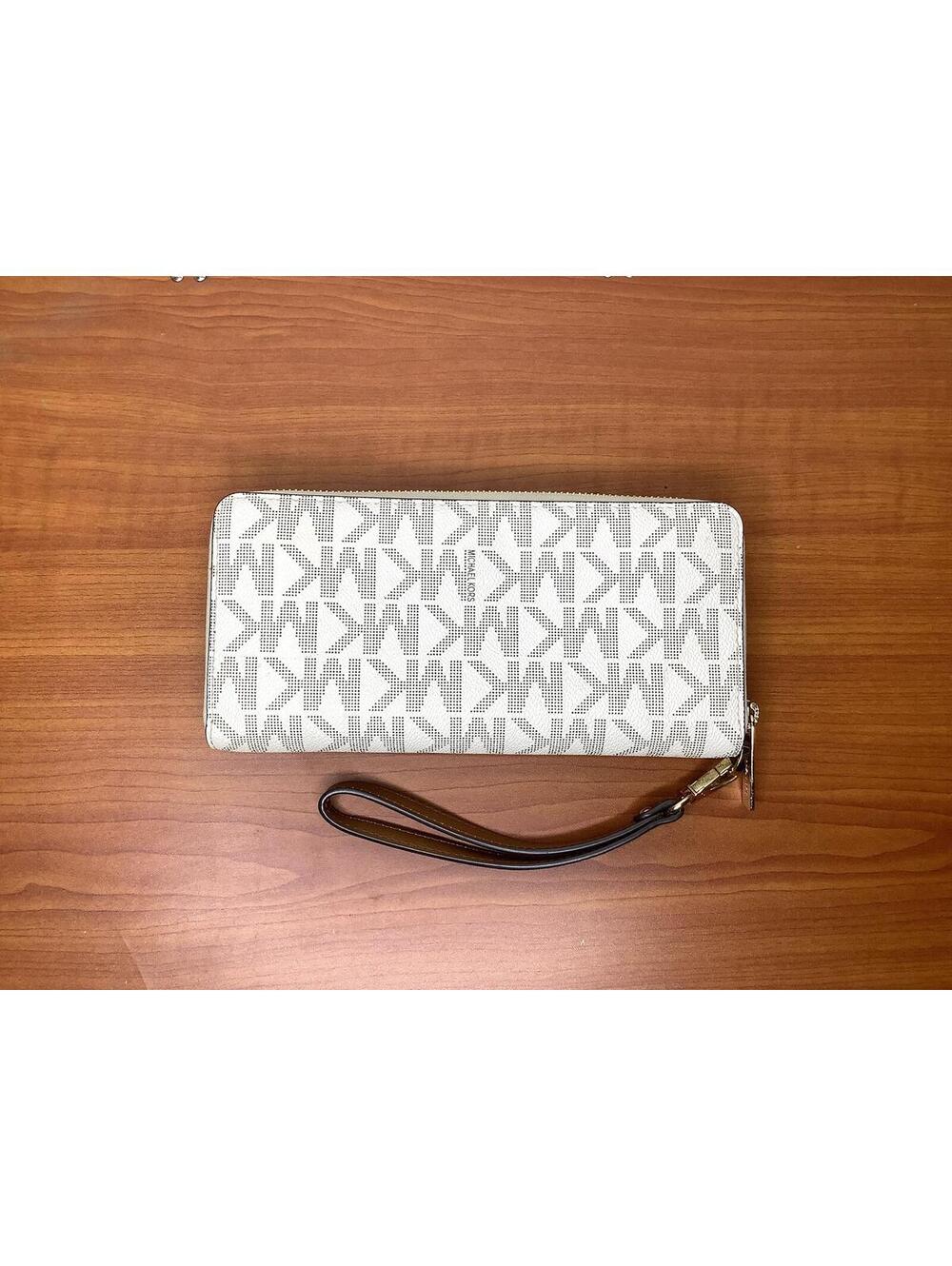 < Michael Kors Jet Set Travel Continental Large Wallet > - Picture 4 of 6